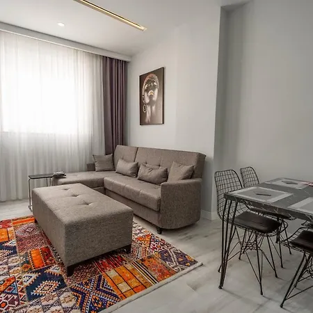 Charming And Central Flat Near Beach In Muratpasa *